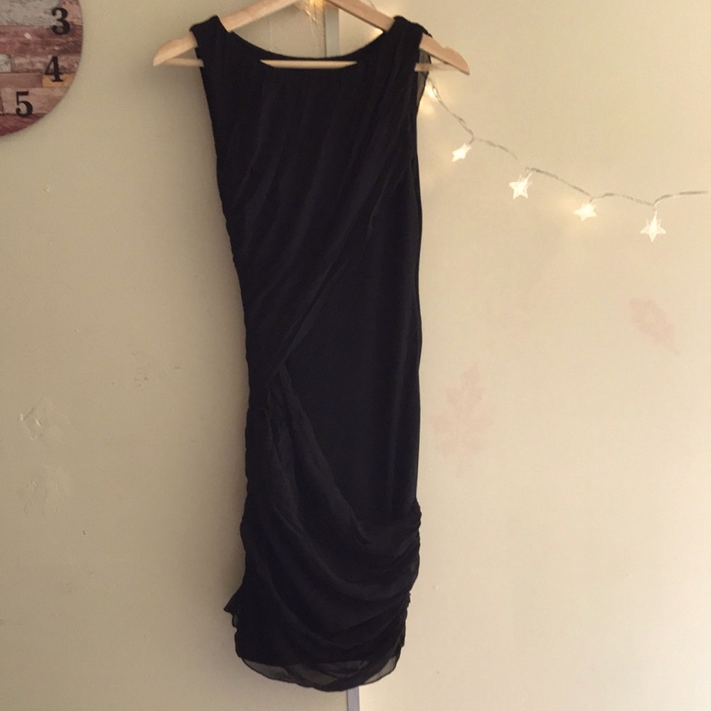 Black contur dress